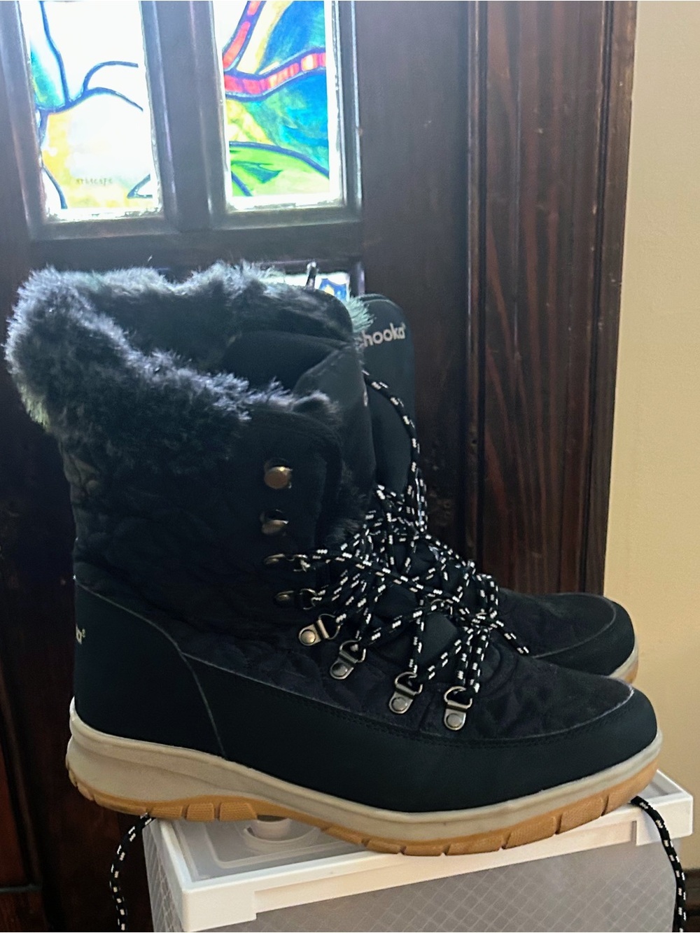women’s Chooka Black Faux-Fur Lace-Up Quilted Winter Boots size 9